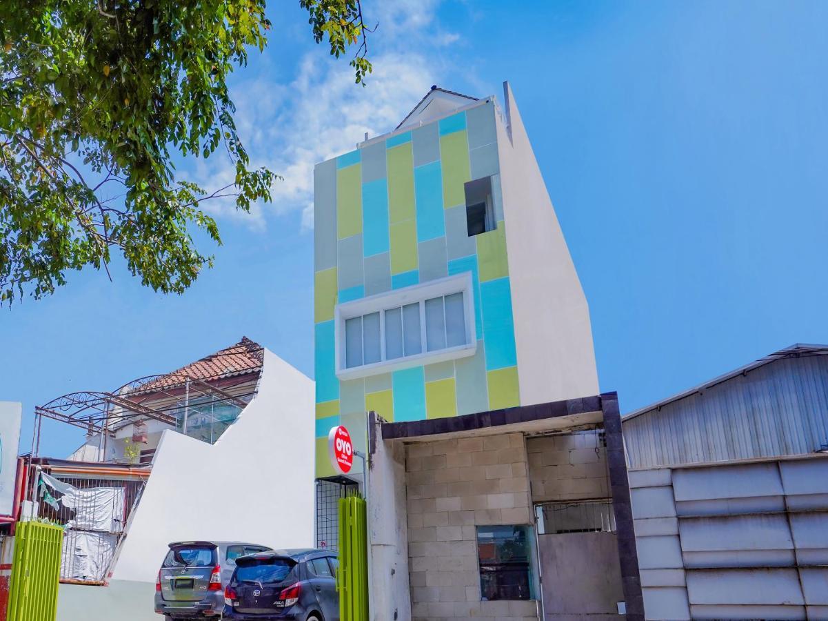 Super Oyo Capital O 90336 Olive Guest House Surabaia Exterior foto