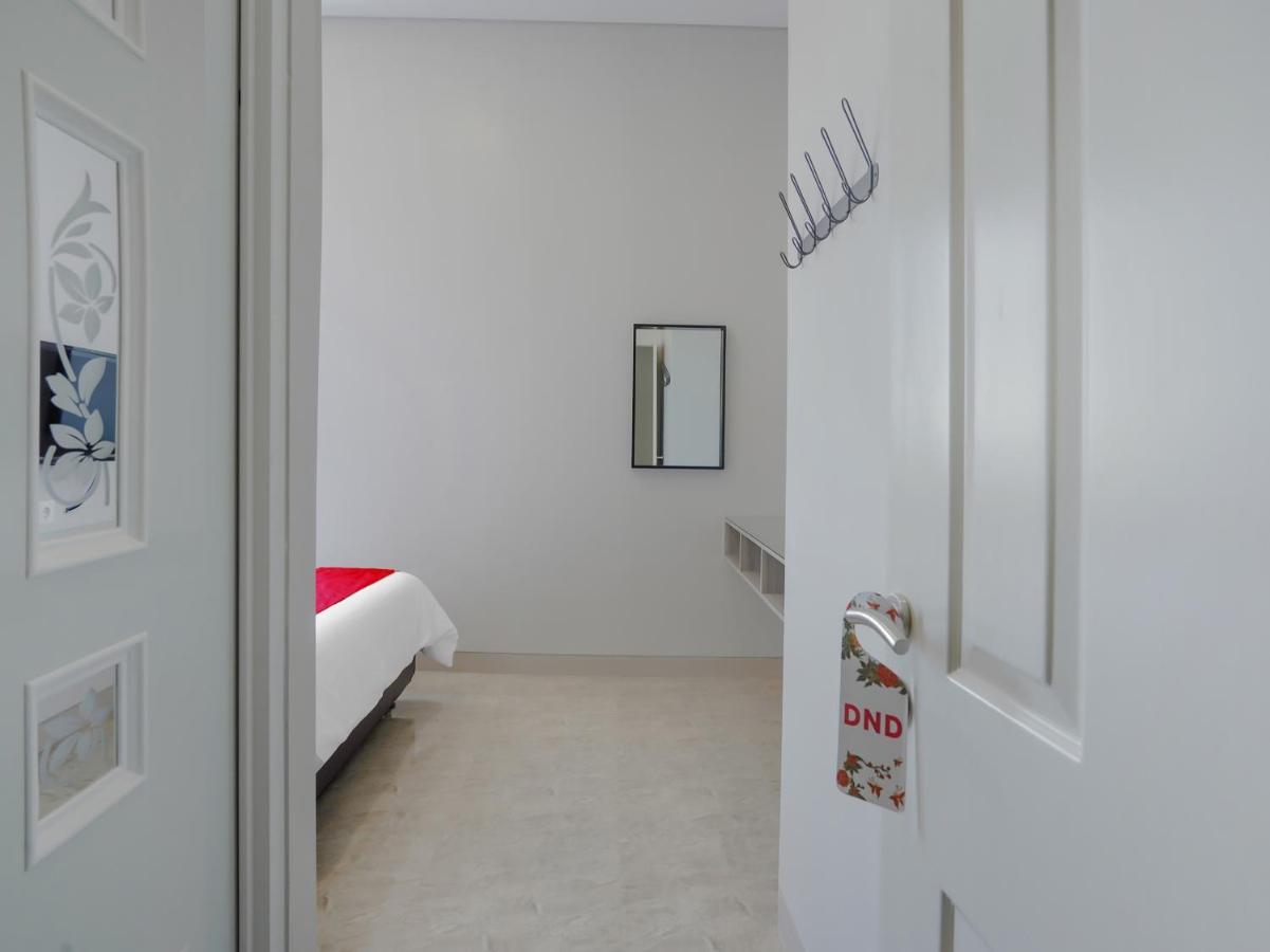 Super Oyo Capital O 90336 Olive Guest House Surabaia Exterior foto