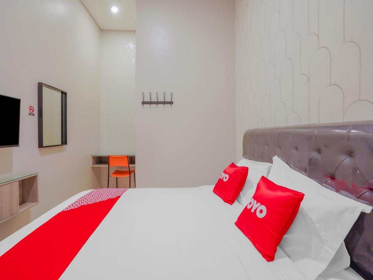 Super Oyo Capital O 90336 Olive Guest House Surabaia Exterior foto